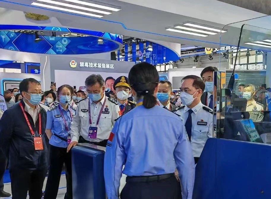 半岛(中国)bandao·官方网页版,亮相第十一届中国国际警用装备博览会 用创新技术“警”上添花