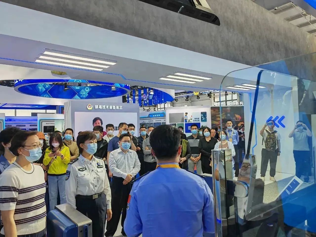 半岛(中国)bandao·官方网页版,亮相第十一届中国国际警用装备博览会 用创新技术“警”上添花